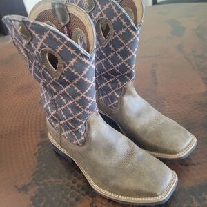 Twisted X boys cowboy boots size 4